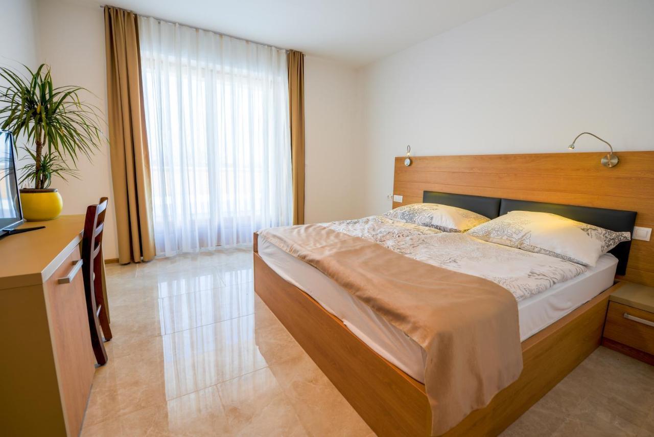 Hotel Baron Смледник Экстерьер фото