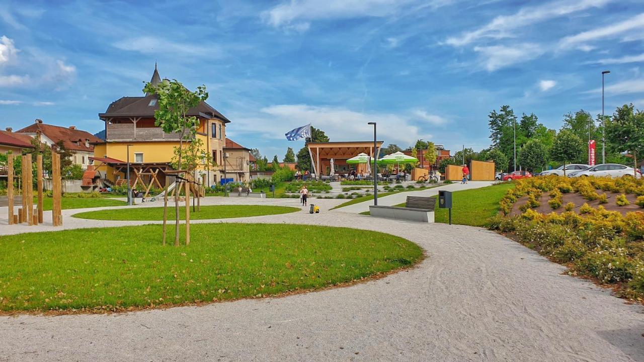 Hotel Baron Смледник Экстерьер фото