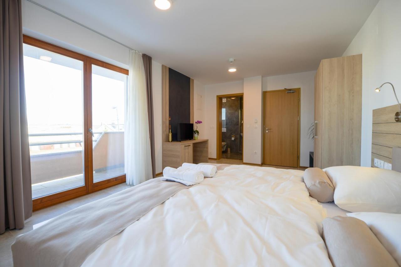 Hotel Baron Смледник Экстерьер фото